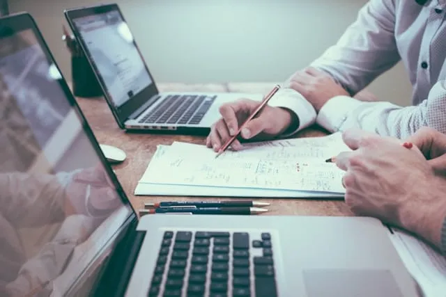 In che modo l'automazione cognitiva sta trasformando il processo di auditing finanziario?